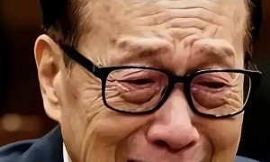 2909亿身家有何用？97岁的李嘉诚无力回天，两个60岁儿子已成心病