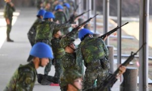 “战争一旦开始,你们义务役先上,职业军人殿后”